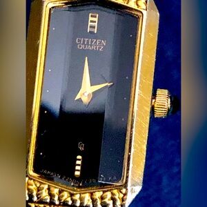 (202)Vintage Citizen Elegance Watch Women Gold Tone Faceted Crystal Runs